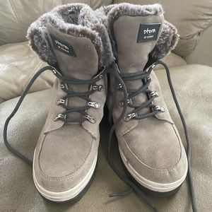 Women’s winter boots